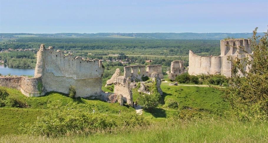 Château - Aux alentours du Camping Château de Bouafles près de Giverny dans l'Eure, en Normandie 