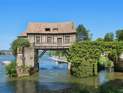 Paysage - Aux alentours du Camping Château de Bouafles près de Giverny dans l'Eure, en Normandie 