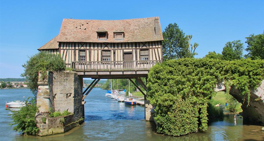 Paysage - Aux alentours du Camping Château de Bouafles près de Giverny dans l'Eure, en Normandie 