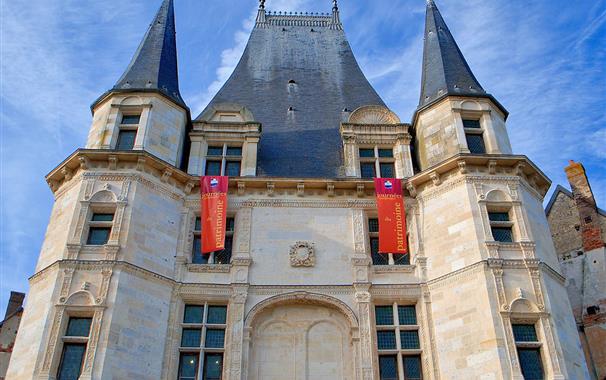 Gaillon proche du Camping Château de Bouafles, camping 4 étoiles, location emplacement camping caravaning, mobil home, vente mobil home neufs et occasion proche de Rouen, camping bord de Seine dans l'Eure en Haute Normandie - Chateau de Bouafles