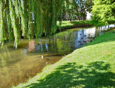 Evreux proche du Camping Château de Bouafles, camping 4 étoiles, location emplacement camping caravaning, mobil home, vente mobil home neufs et occasion proche de Rouen, camping bord de Seine dans l'Eure en Haute Normandie