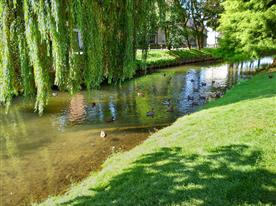 Evreux proche du Camping Château de Bouafles, camping 4 étoiles, location emplacement camping caravaning, mobil home, vente mobil home neufs et occasion proche de Rouen, camping bord de Seine dans l'Eure en Haute Normandie - Chateau de Bouafles
