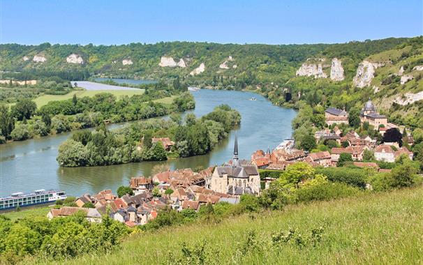 Les Andelys proche du Camping Château de Bouafles, camping 4 étoiles Eure en Haute Normandie - Chateau de Bouafles