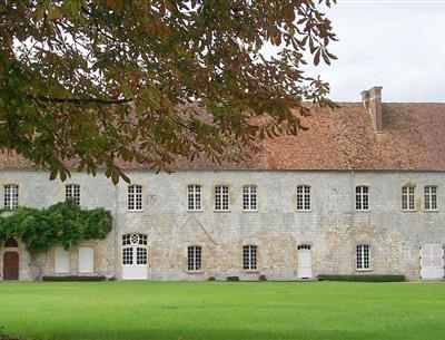 Abbaye Bonport proche du Camping Château de Bouafles, camping 4 étoiles, location emplacement camping caravaning, mobil home, vente mobil home neufs et occasion proche de Rouen, camping bord de Seine dans l'Eure en Haute Normandie
